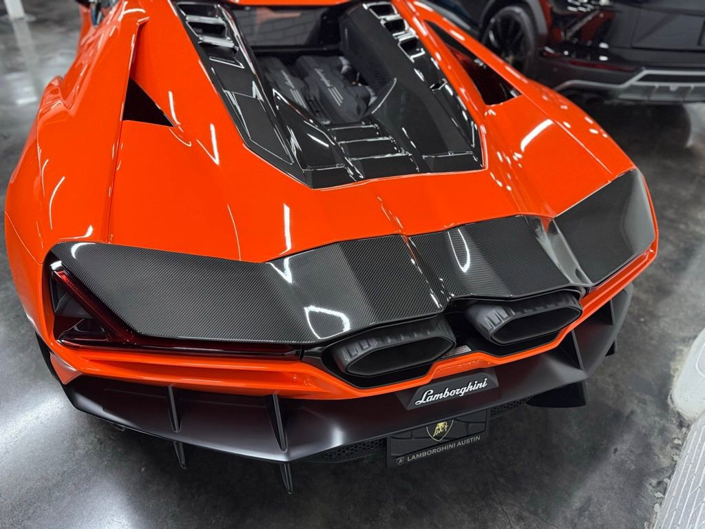 Used 2025 Lamborghini Revuelto image 11