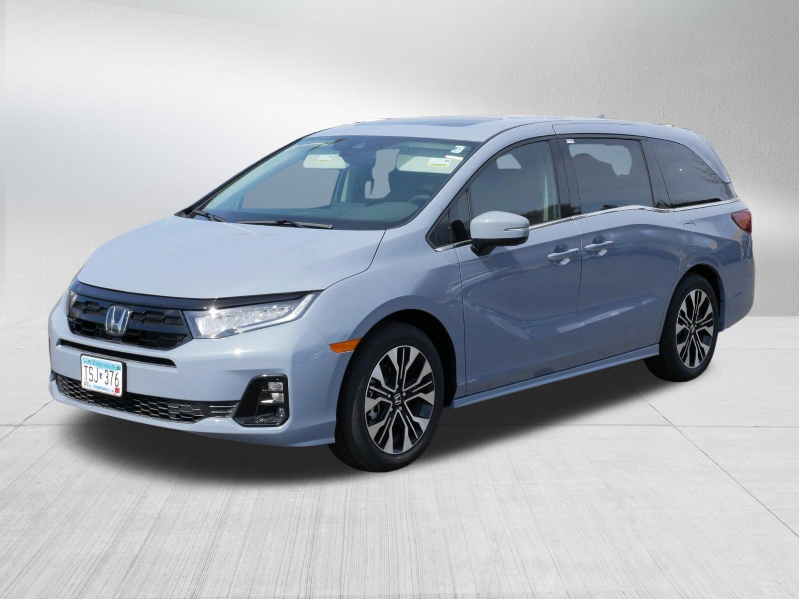 Certified 2026 Honda Odyssey Elite image 3
