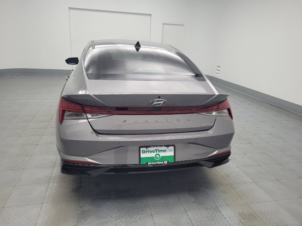 Used 2023 Hyundai Elantra Limited w/ Preferred Accessory Package image 6