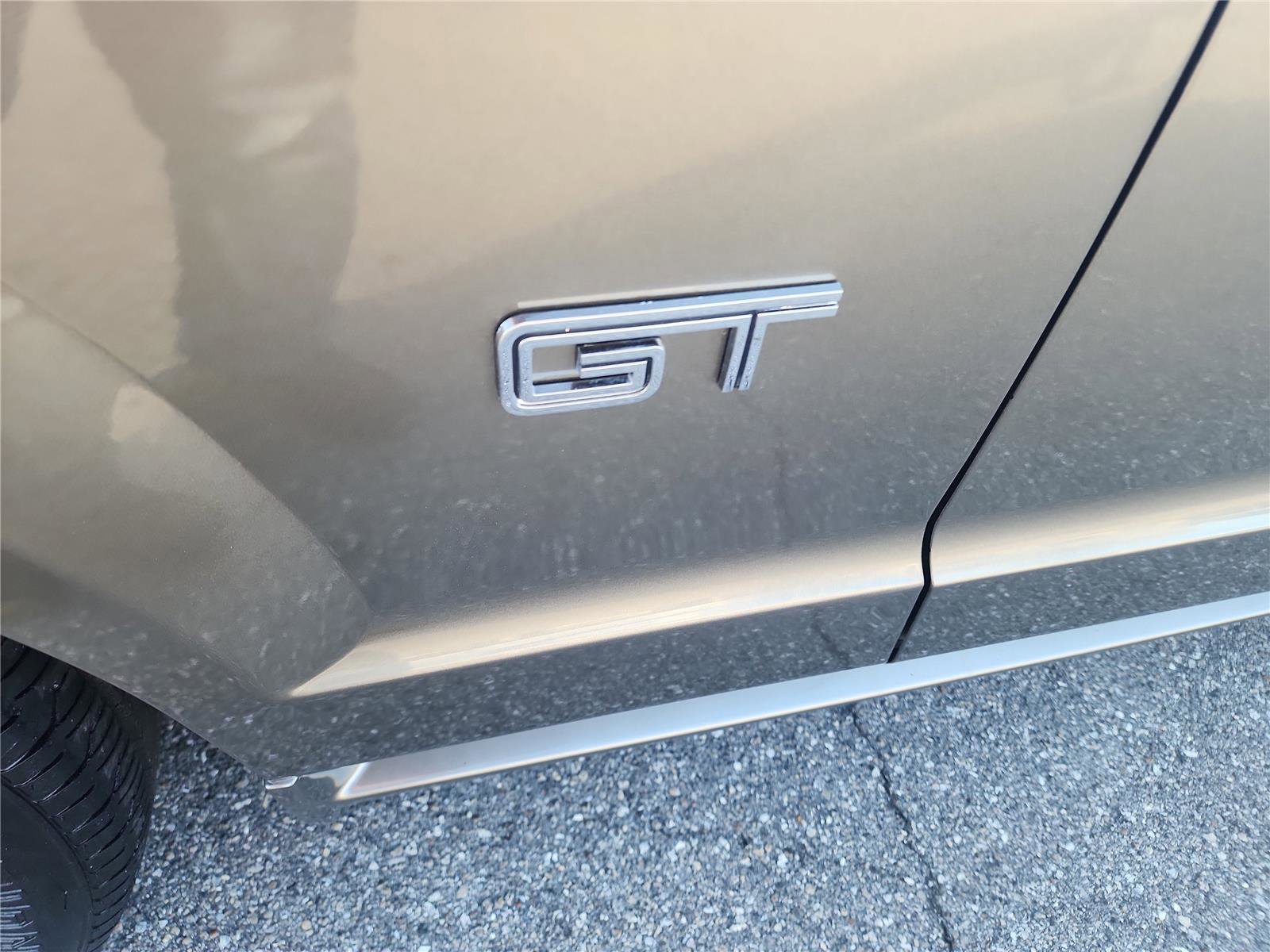 Used 2005 Ford Mustang GT image 10