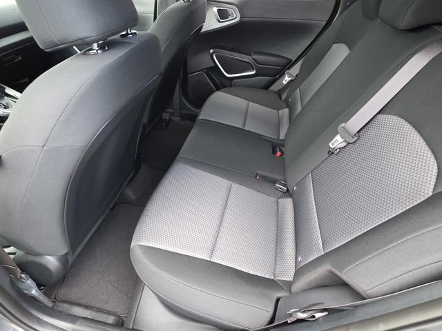 Used 2025 Kia Soul LX image 9