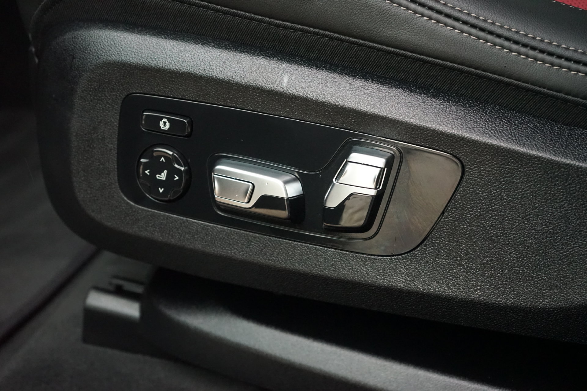 Used 2027 BMW X6 M60i AWD/4WD image 25