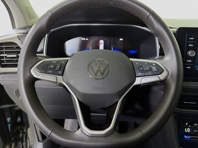 New 2025 Volkswagen Taos SE image 12