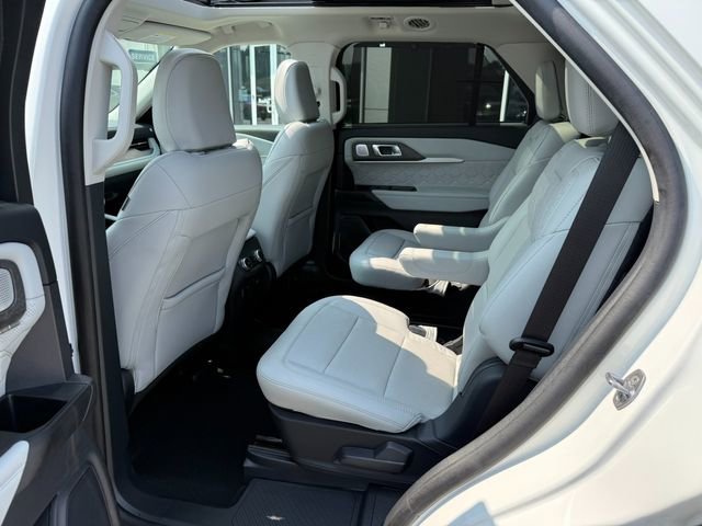 Used 2025 Ford Explorer Platinum w/ Ultimate Package image 17