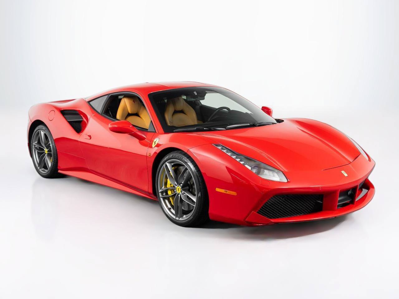 Used 2017 Ferrari 488 GTB RWD image 3