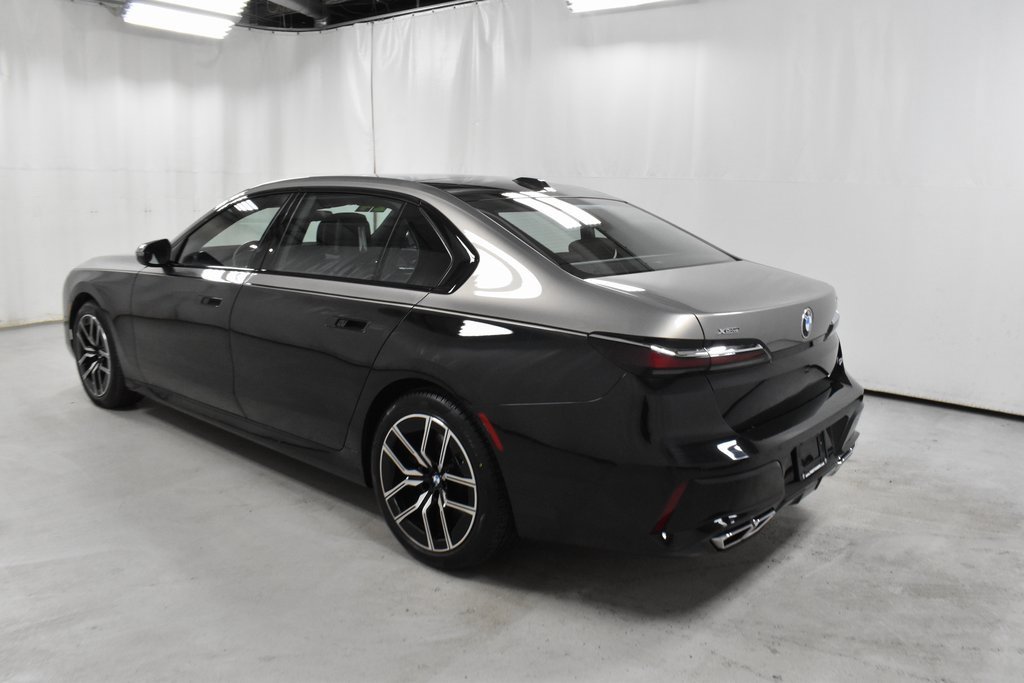 Used 2024 BMW 760i xDrive w/ Executive Package image 6