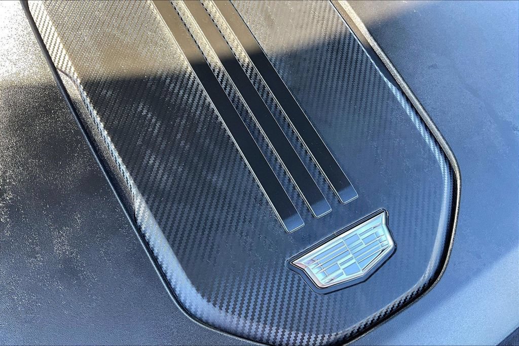 Certified 2024 Cadillac Lyriq Luxury AWD/4WD image 34