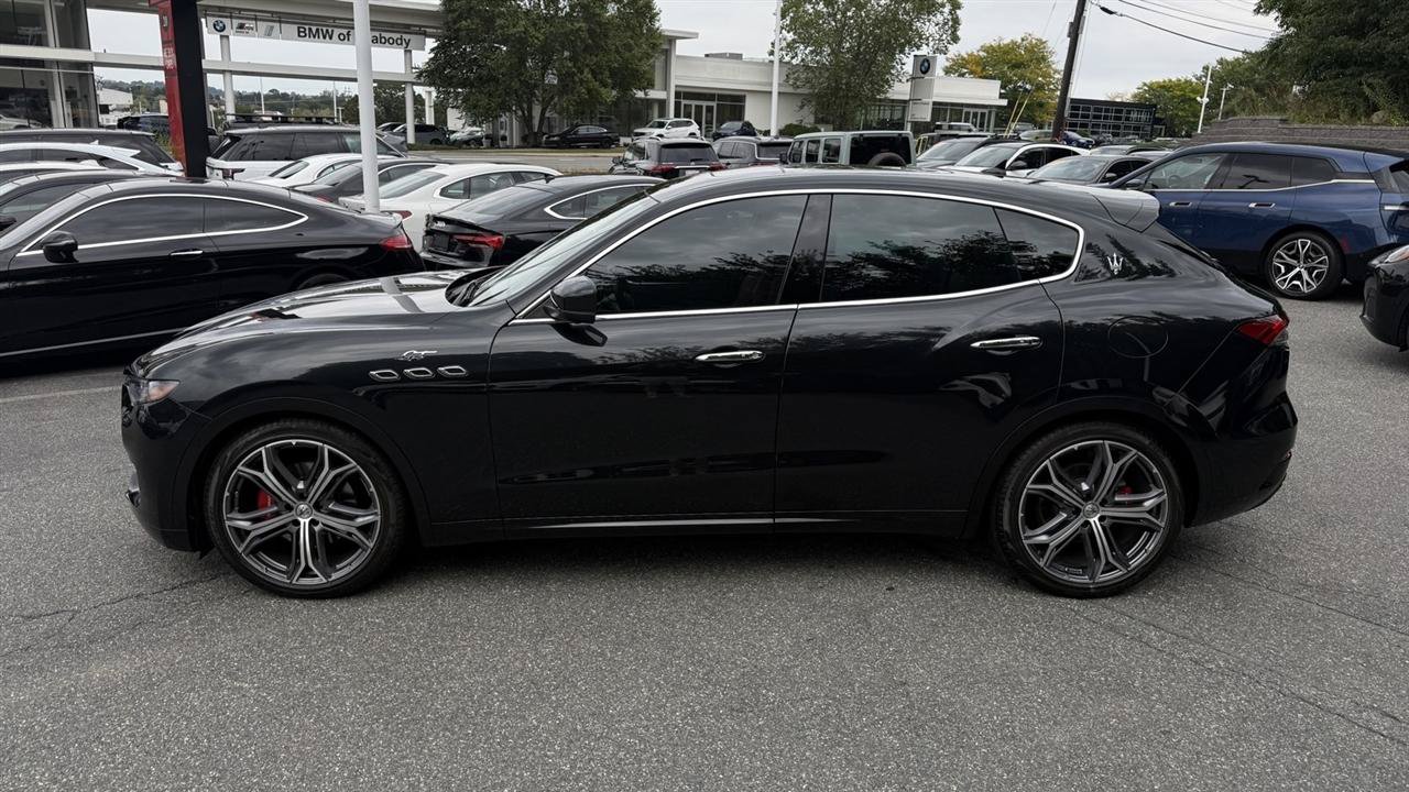 Used 2023 Maserati Levante GT AWD/4WD image 12
