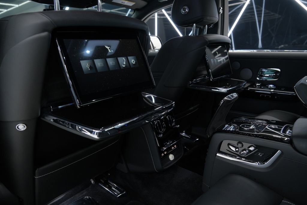 Used 2026 Rolls-Royce Phantom Sedan image 31