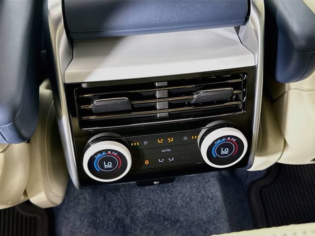 Certified 2025 Land Rover Range Rover SV AWD/4WD image 27