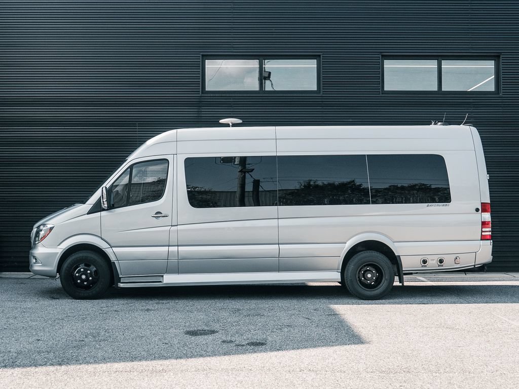 Used 2018 Mercedes-Benz Sprinter 3500 image 2