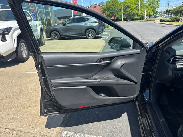 Used 2024 Toyota Camry SE FWD image 12