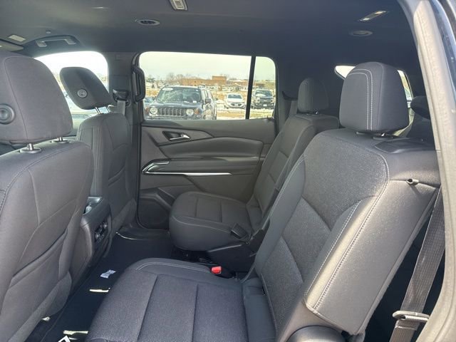 Used 2025 Chevrolet Traverse LT image 17
