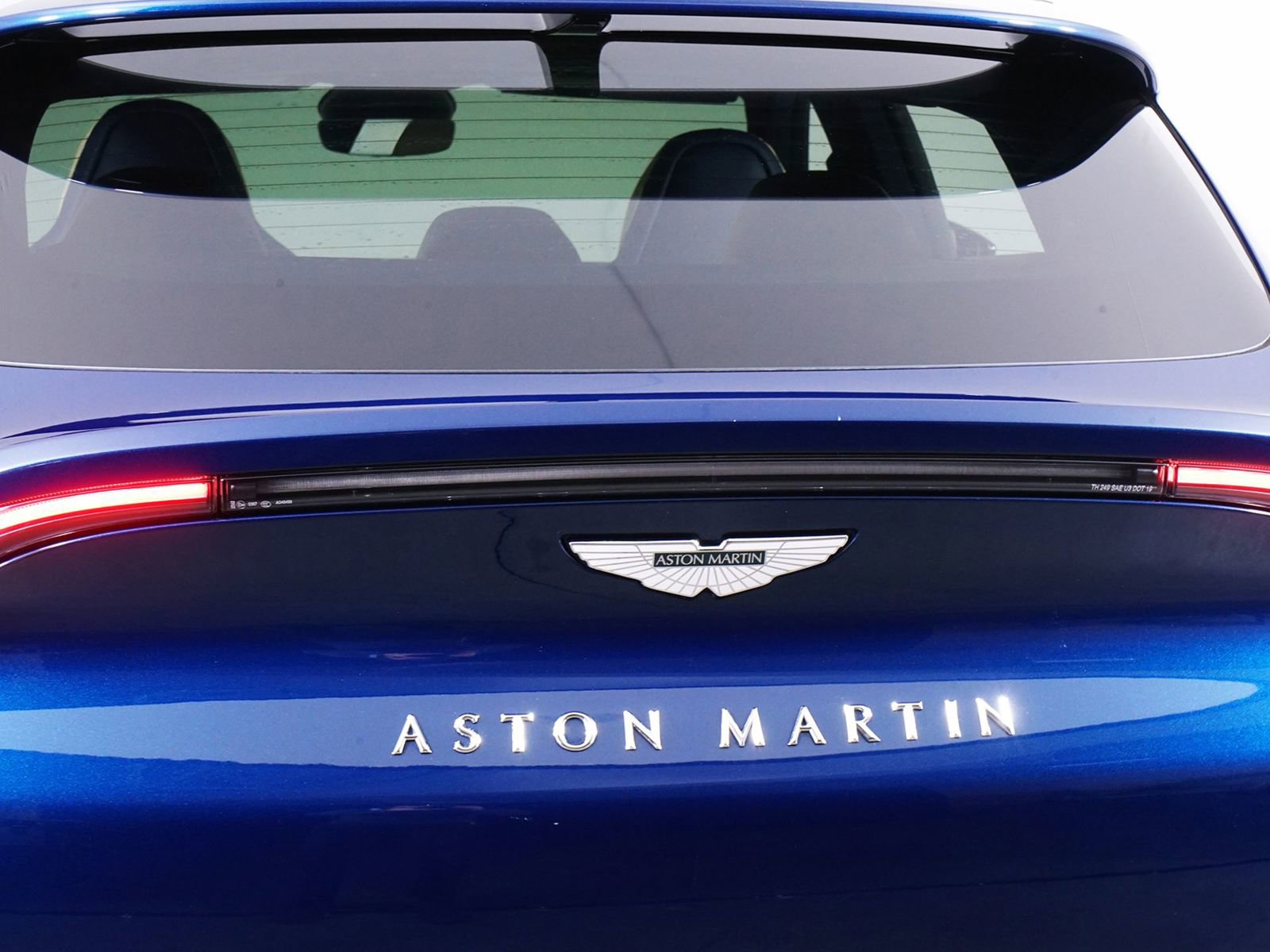 Used 2021 Aston Martin DBX image 20