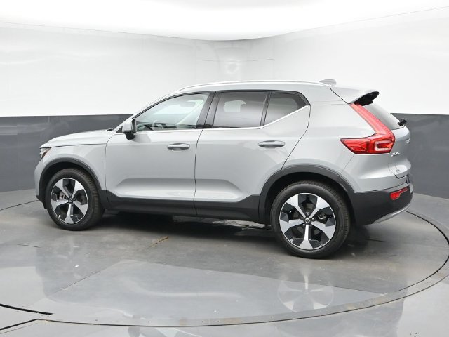 Used 2024 Volvo XC40 B5 Plus w/ Protection Package Premier AWD/4WD image 7