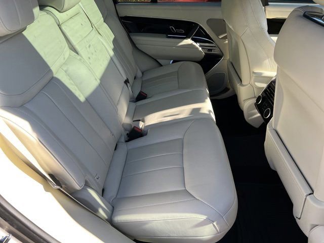 Used 2023 Land Rover Range Rover SE image 19