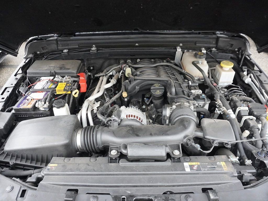 Used 2022 Jeep Gladiator Sport image 16