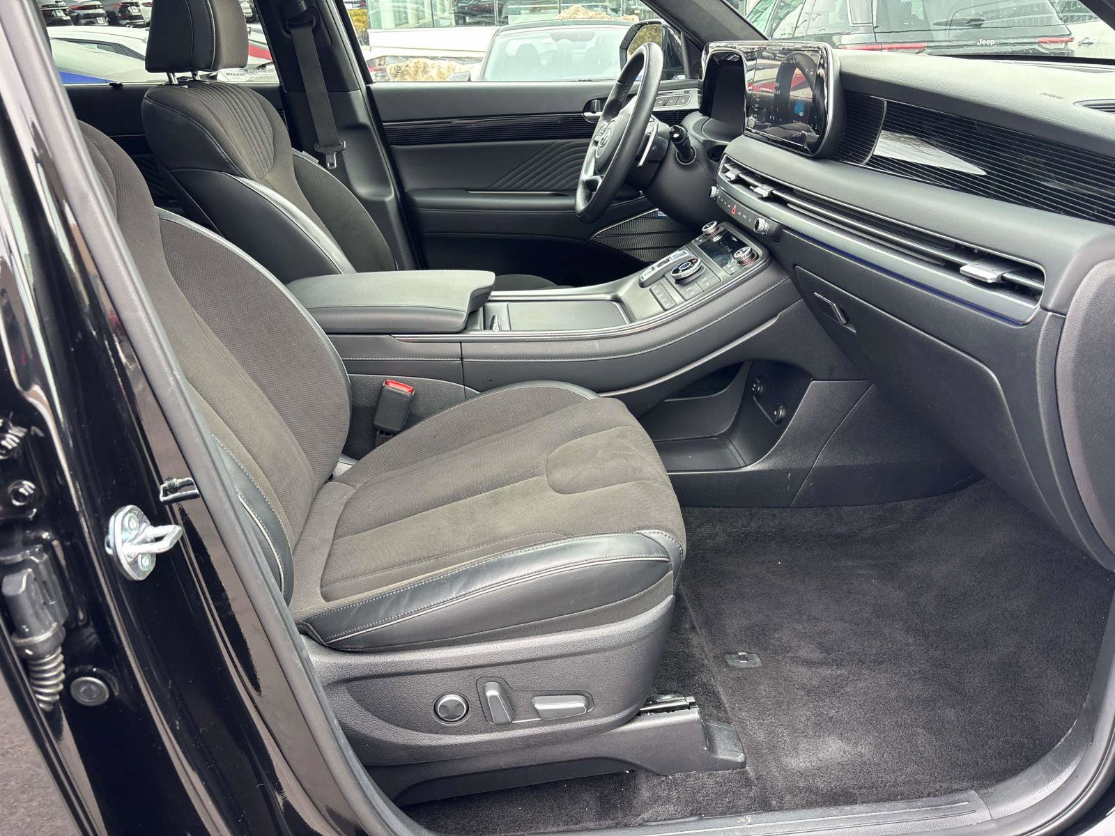 Used 2025 Hyundai Palisade Calligraphy AWD/4WD image 19
