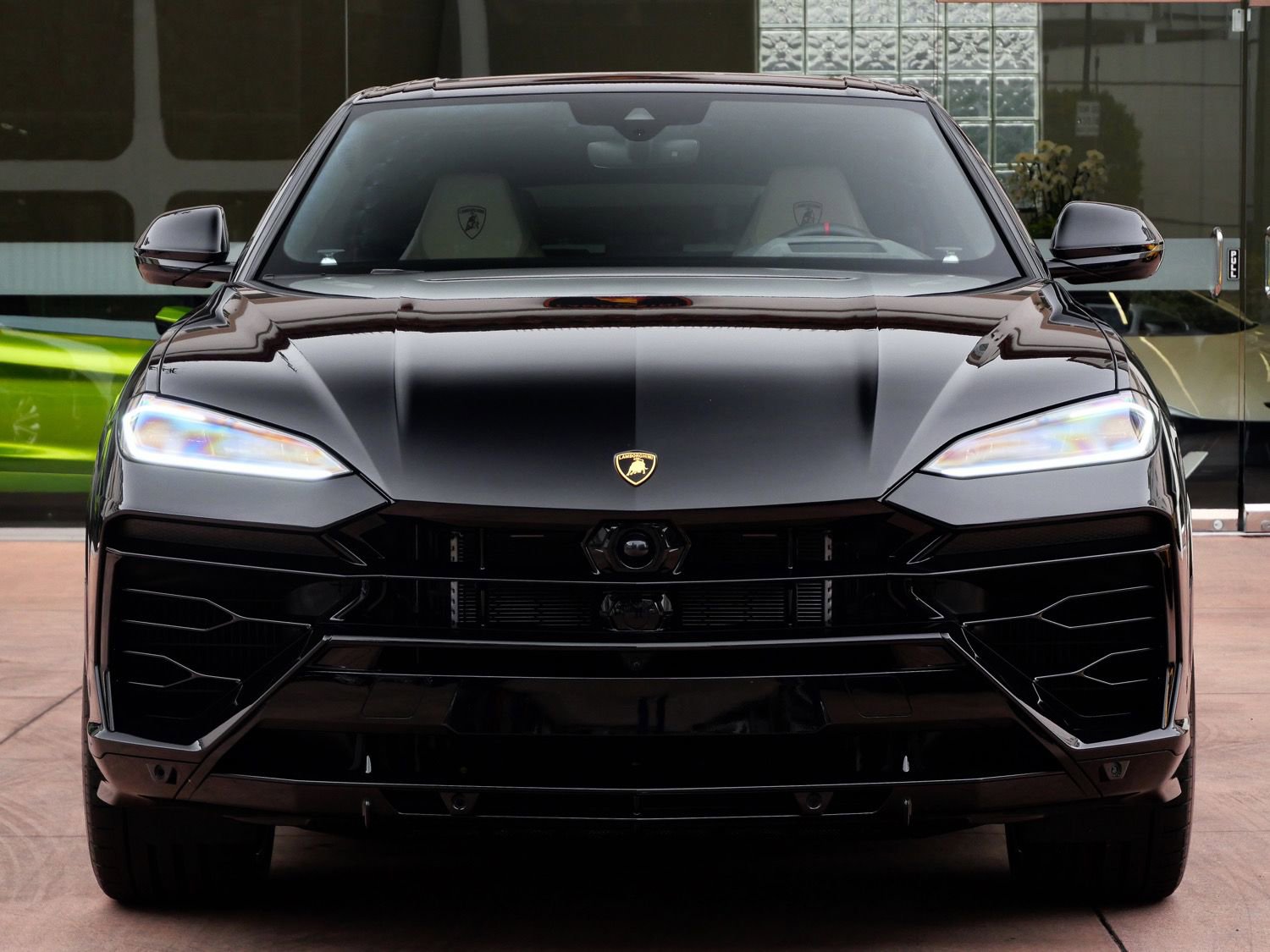 Used 2025 Lamborghini Urus SE AWD/4WD image 5