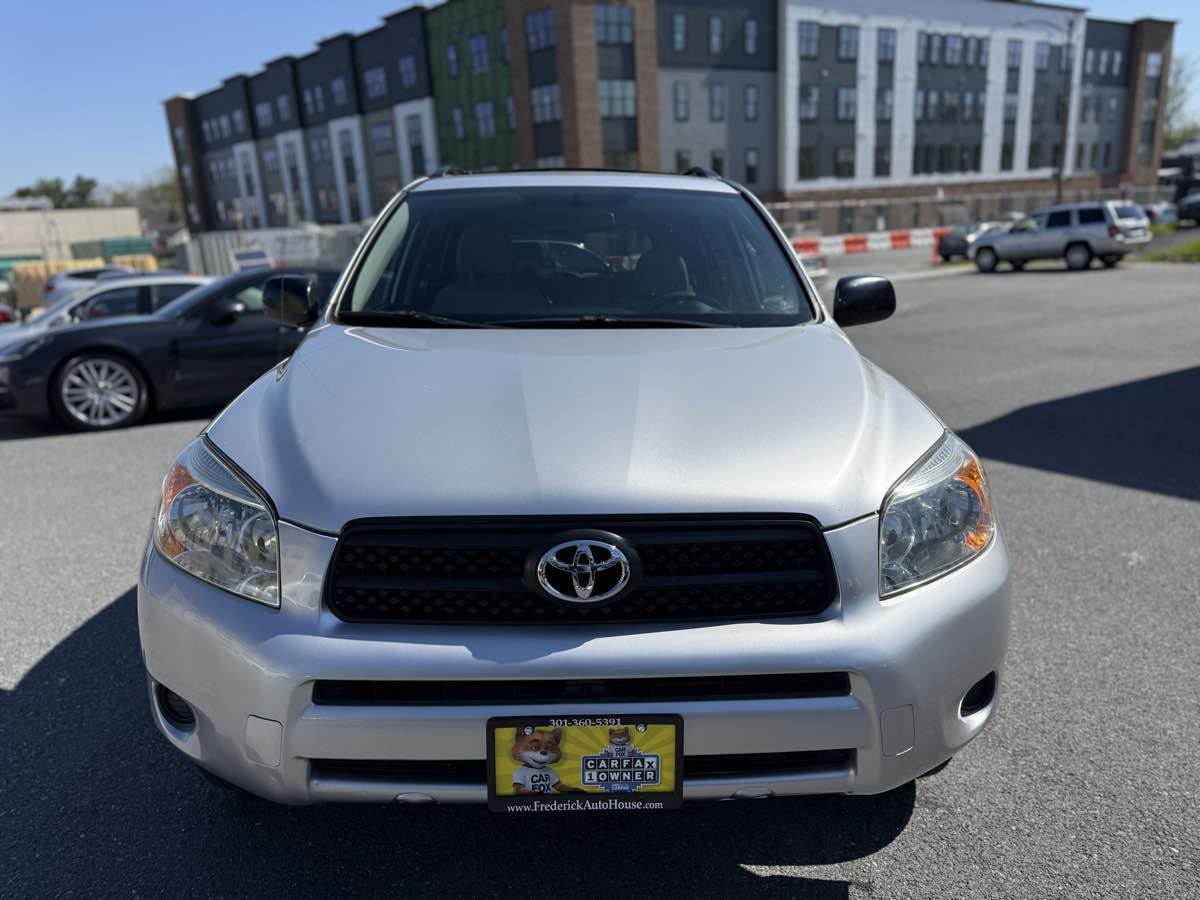 Used 2006 Toyota RAV4 2WD image 2