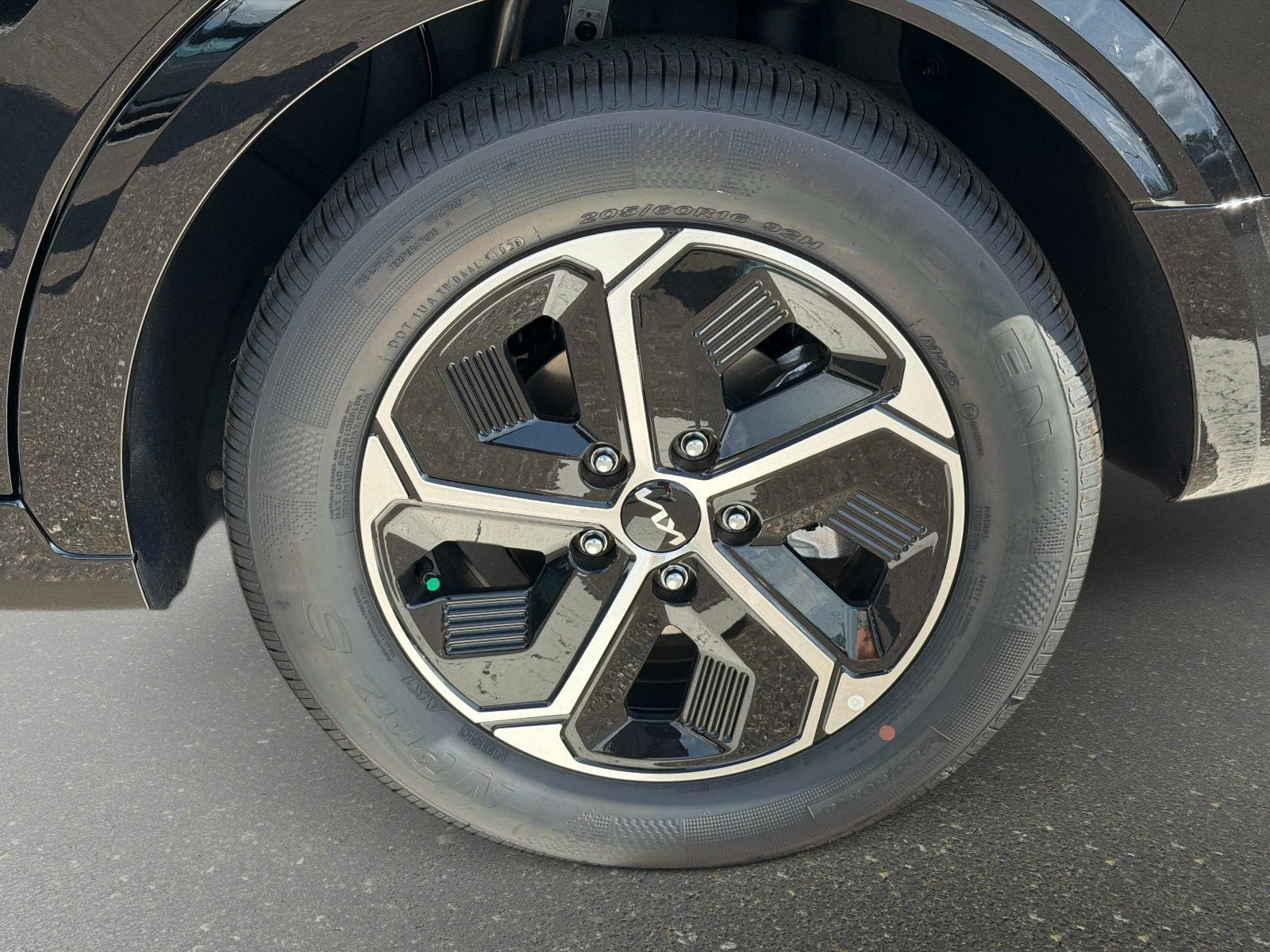 New 2026 Kia Niro FWD image 9