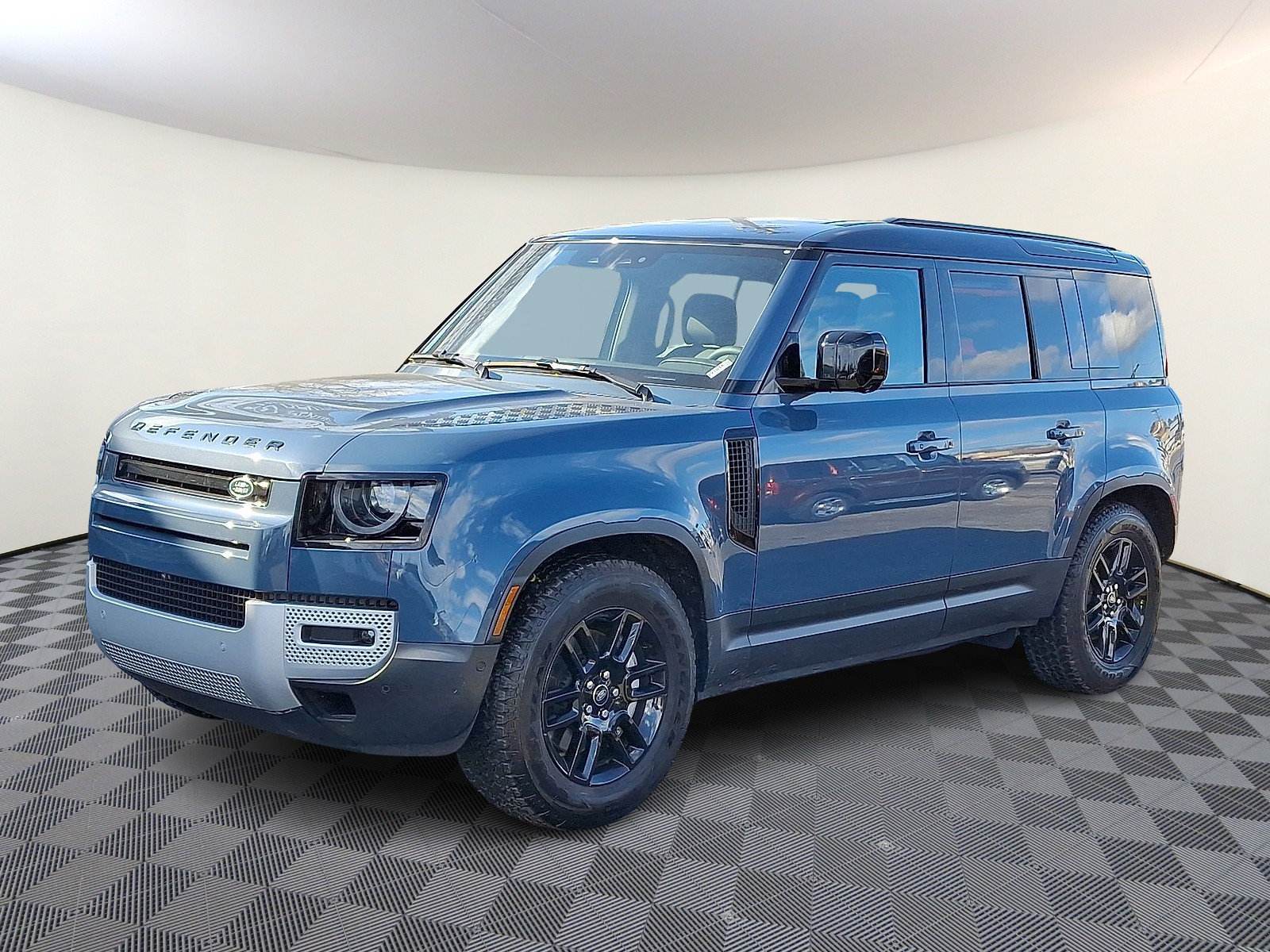 Certified 2025 Land Rover Defender 110 S AWD/4WD image 1