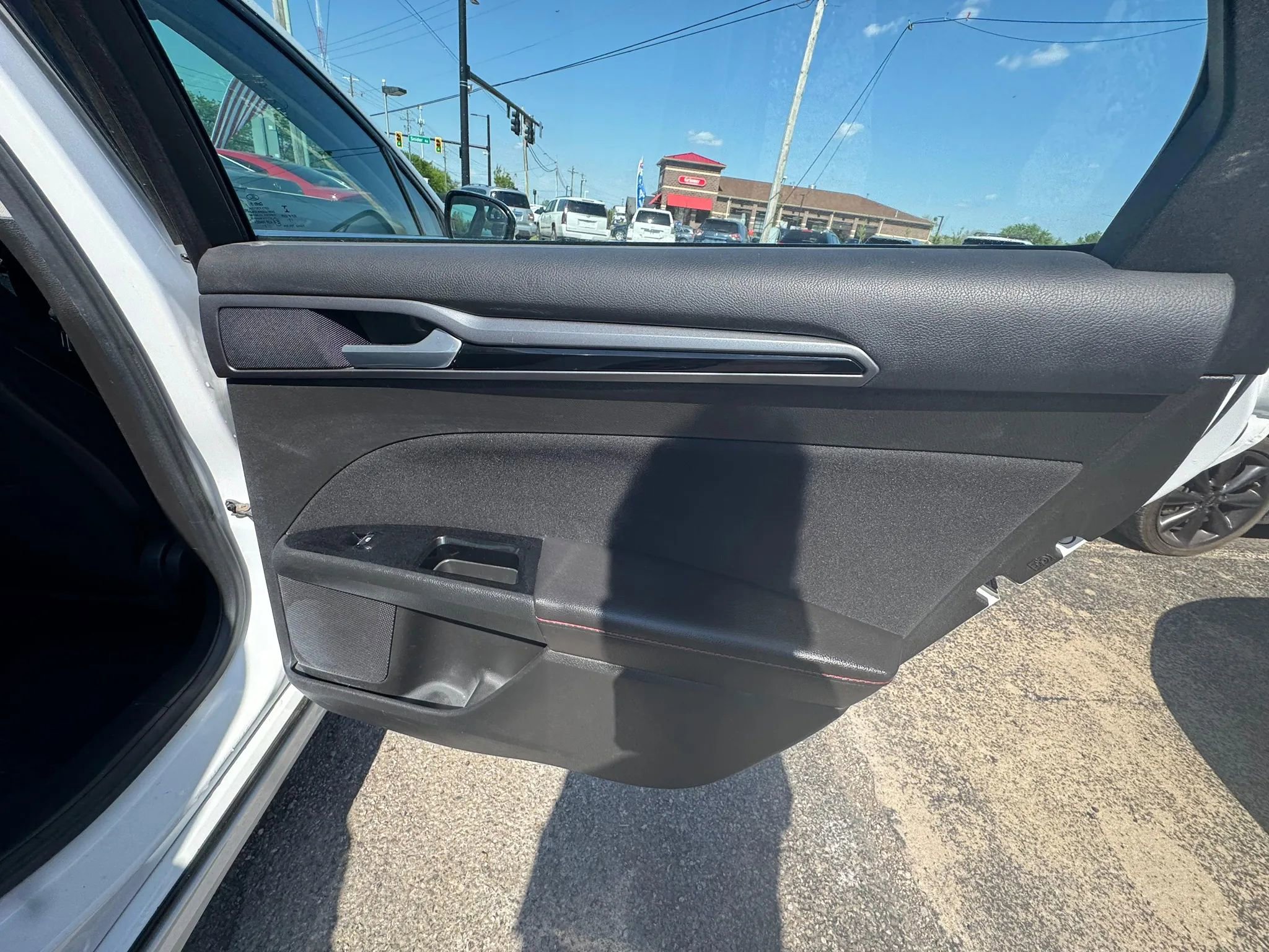 Used 2014 Ford Fusion SE w/ Equipment Group 201A FWD image 21