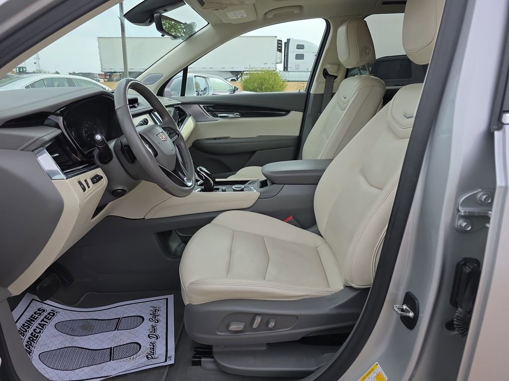 Used 2020 Cadillac XT6 Premium Luxury image 9