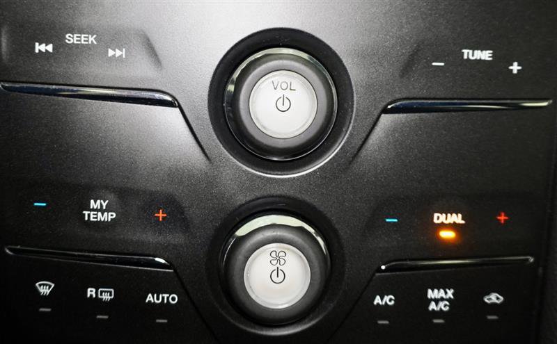 Used 2015 Ford Taurus Limited image 17