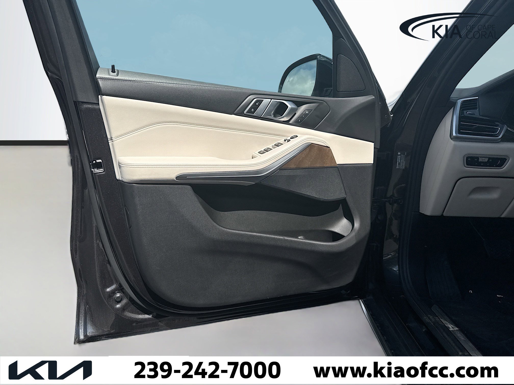 Used 2020 BMW X5 xDrive40i w/ Premium Package image 22