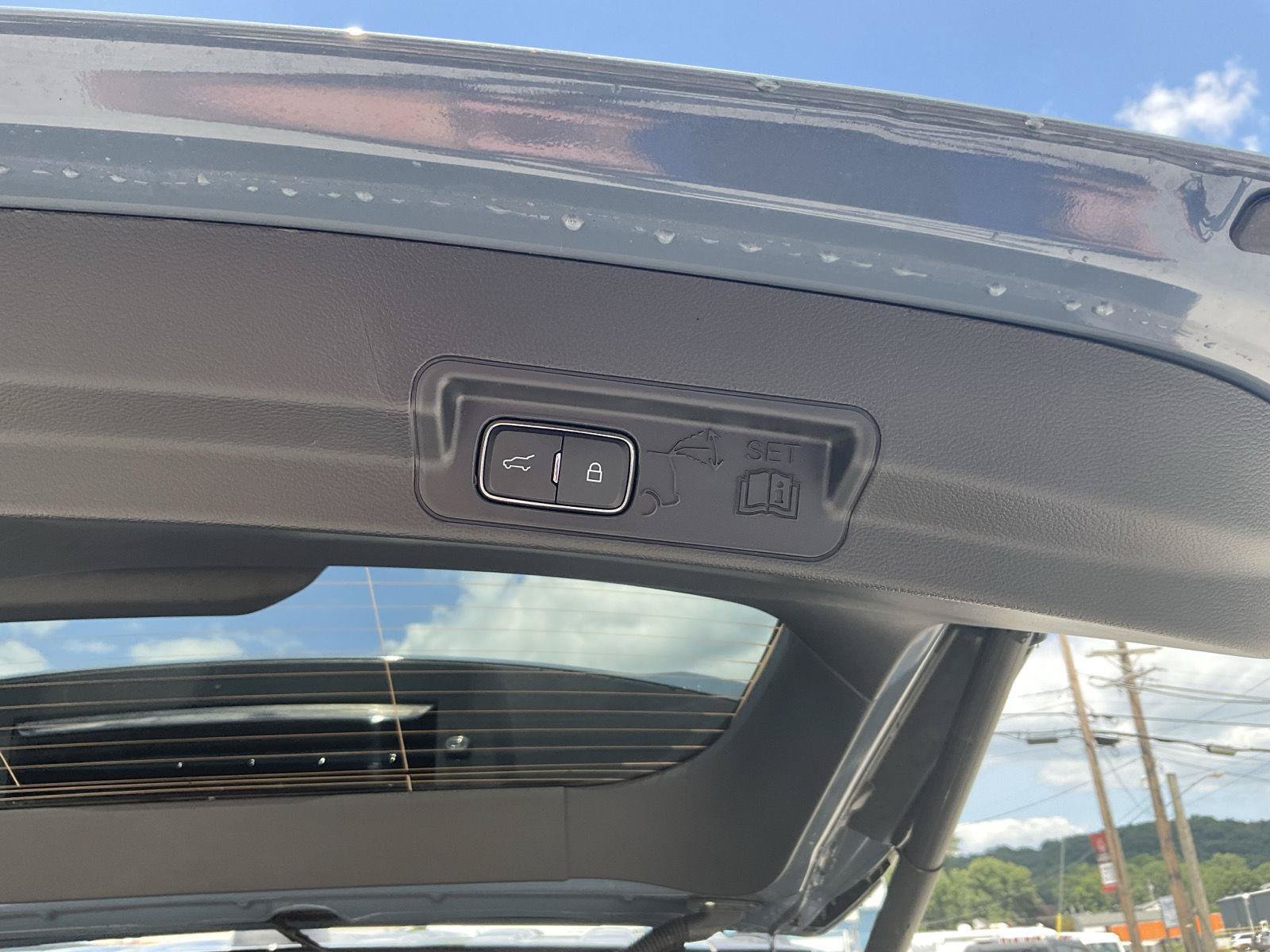Used 2025 Ford Explorer ST AWD/4WD image 13