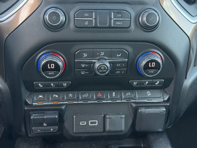 Used 2020 Chevrolet Silverado 1500 High Country w/ Technology Package AWD/4WD image 18