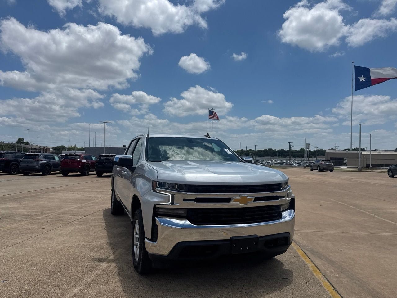 Used 2022 Chevrolet Silverado 1500 LT AWD/4WD image 4