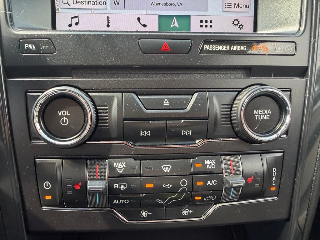 Used 2018 Ford Explorer XLT w/ Equipment Group 202A AWD/4WD image 15