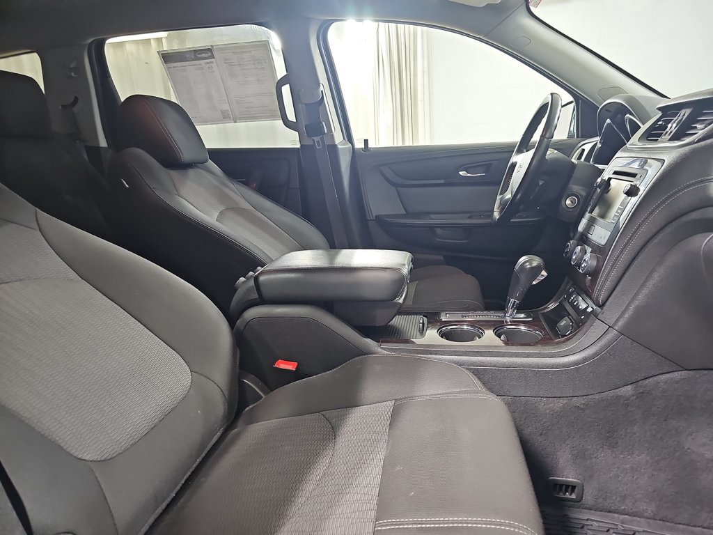 Used 2015 Chevrolet Traverse LT w/ Style and Technology Package FWD image 13