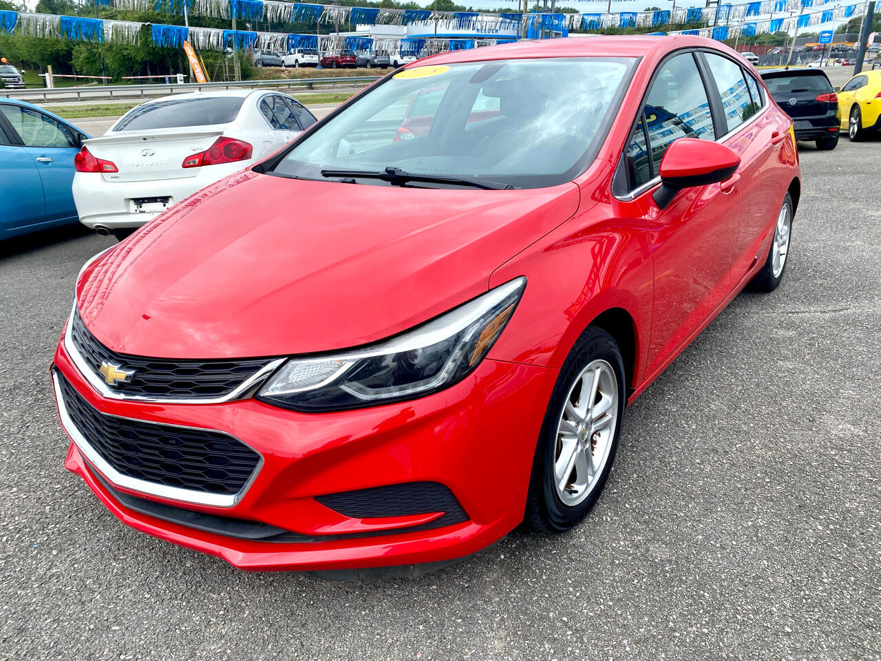 Used 2018 Chevrolet Cruze LT image 3