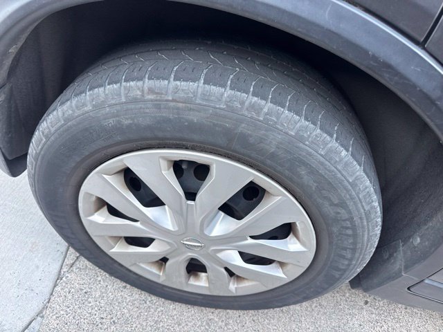 Used 2019 Nissan Rogue S FWD image 7