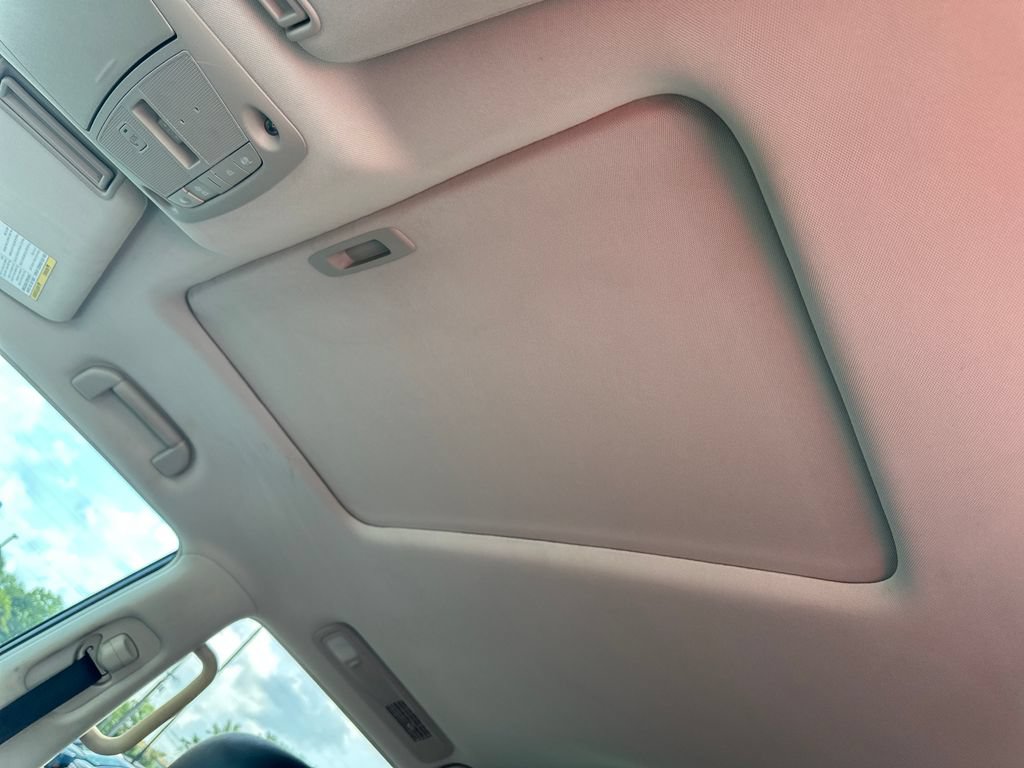 Used 2022 Nissan Armada Platinum w/ Captain's Chairs Package RWD image 26