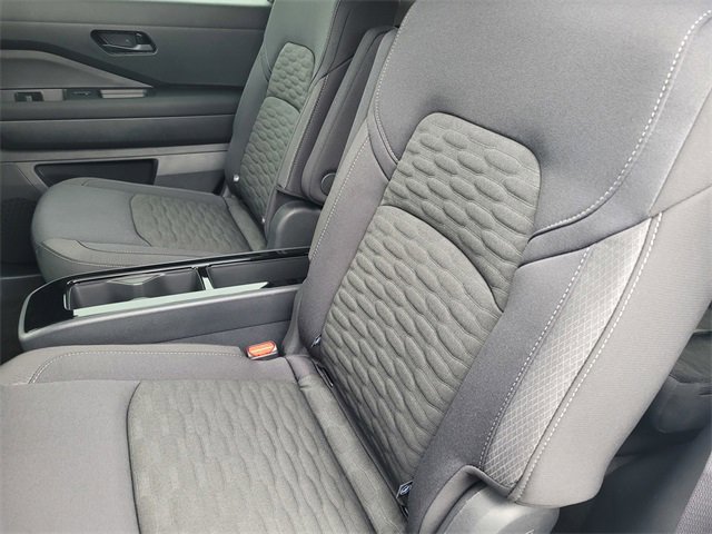 New 2025 Nissan Pathfinder SV image 9
