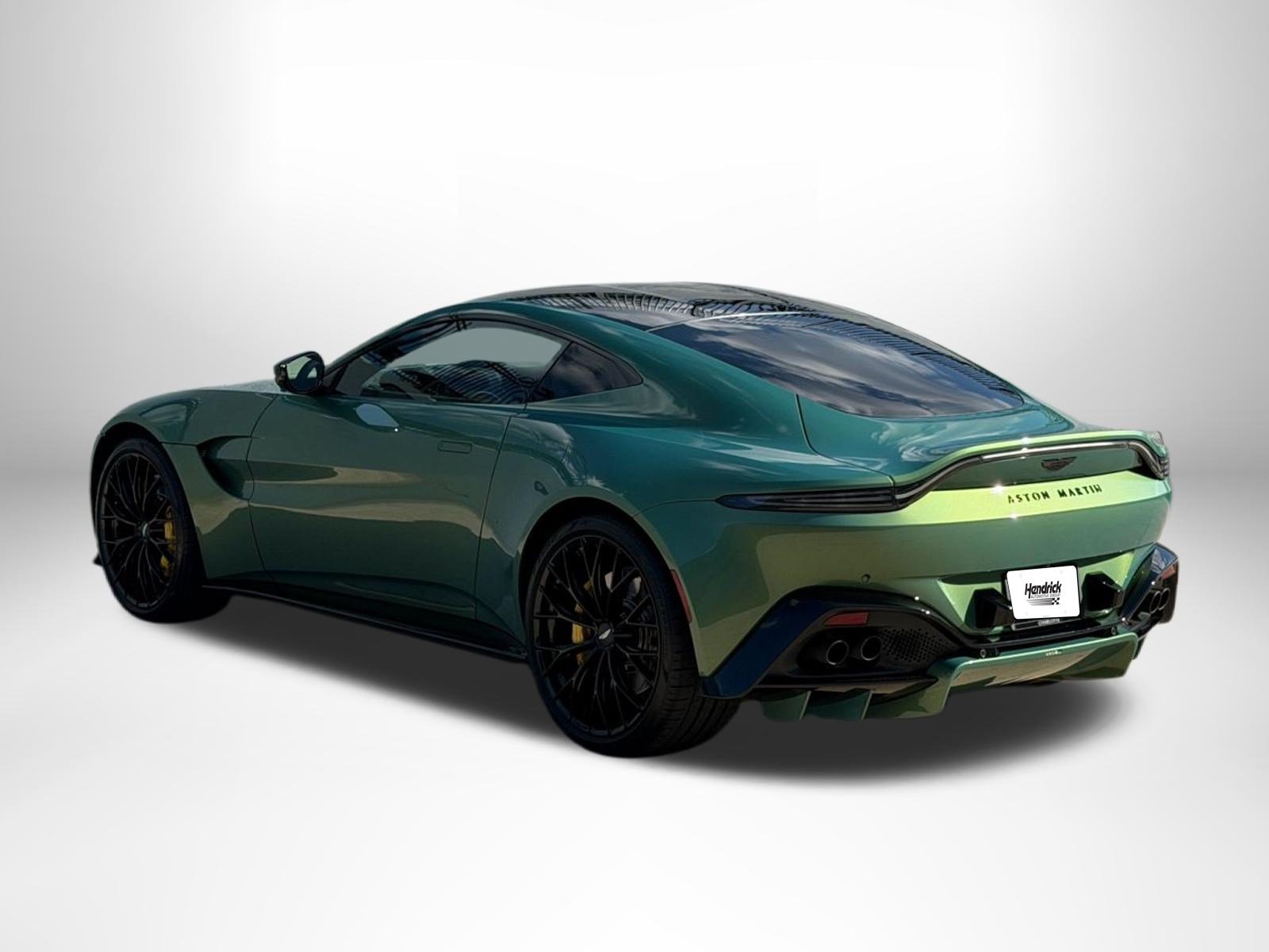 Used 2023 Aston Martin V8 Vantage Coupe RWD image 16
