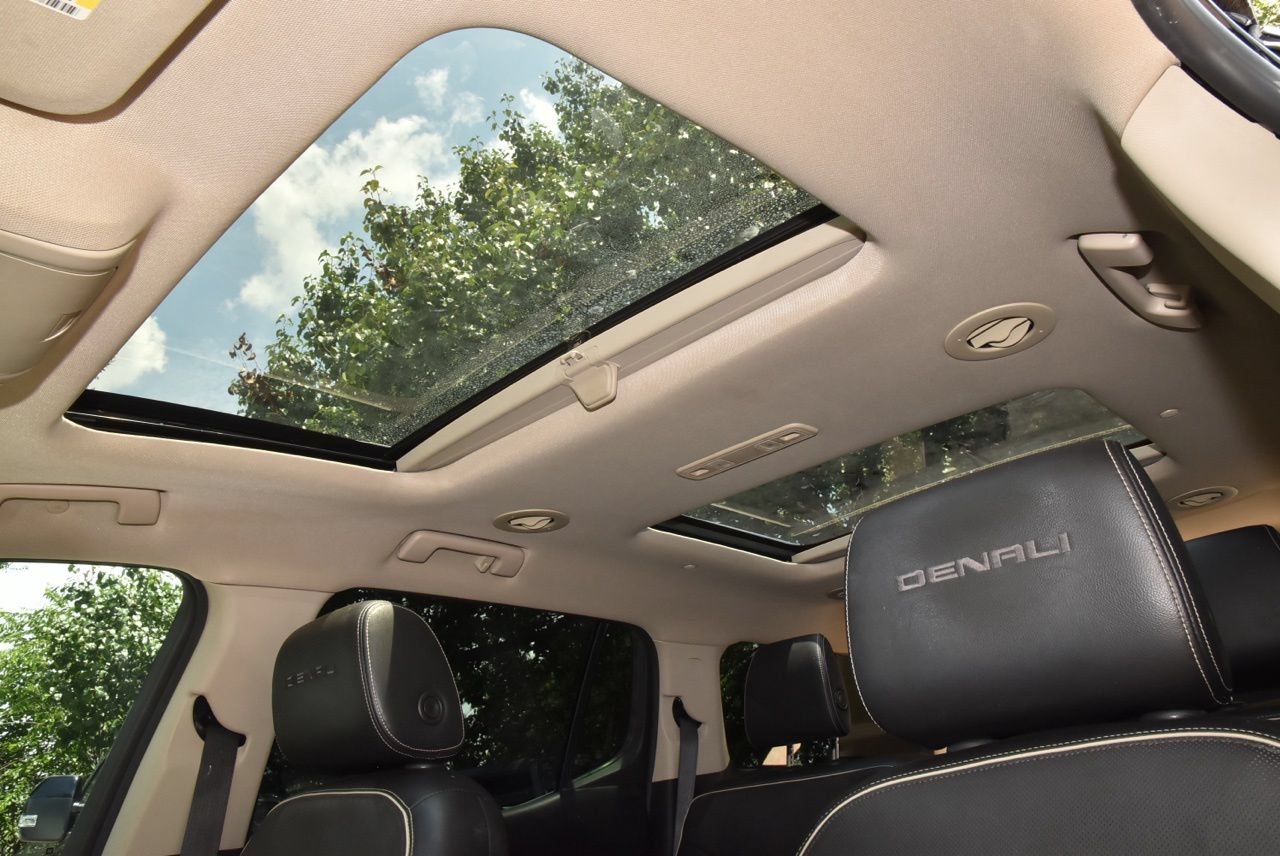 Used 2018 GMC Acadia Denali w/ Technology Package FWD image 33