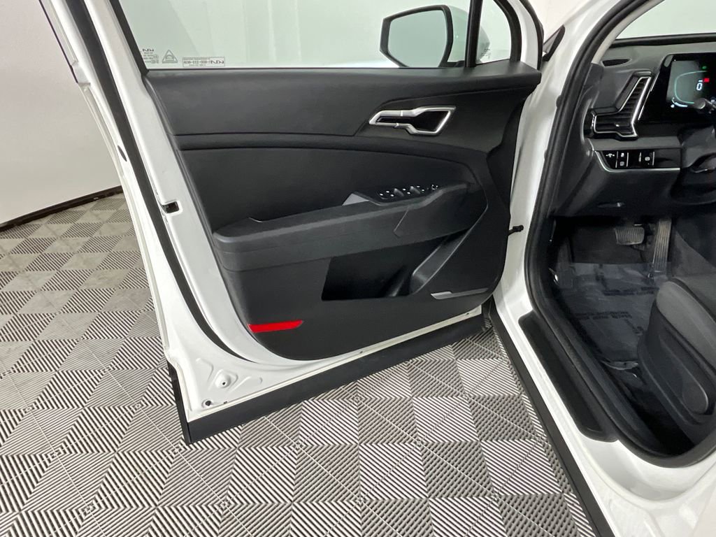 Used 2023 Kia Sportage LX FWD image 18