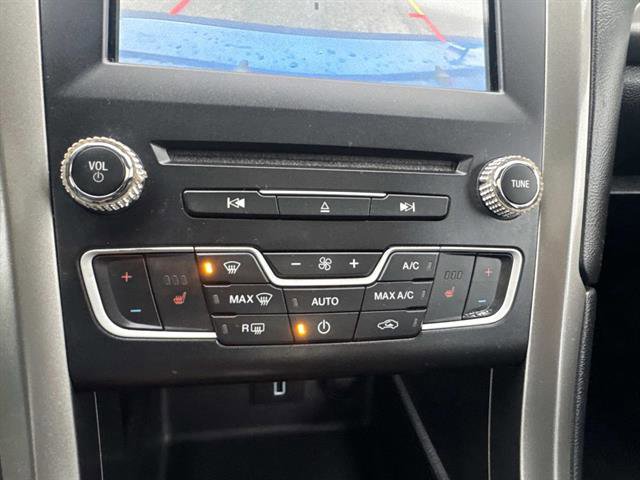 Used 2017 Ford Fusion SE w/ Equipment Group 201A image 13