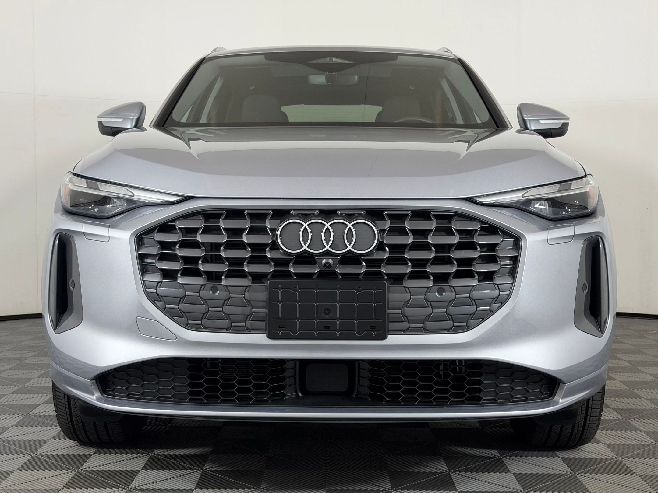 Certified 2025 Audi Q5 Premium AWD/4WD image 6