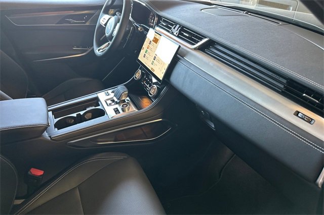 New 2026 Jaguar F-PACE R-Dynamic S image 15