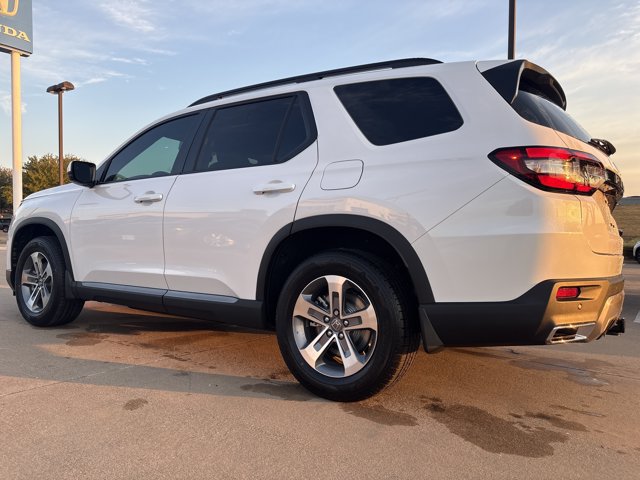 New 2026 Honda Pilot EX-L image 2