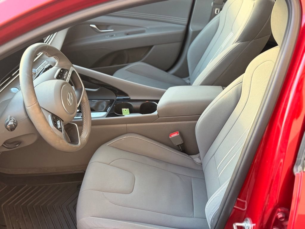 Used 2024 Hyundai Elantra SEL w/ Convenience Package FWD image 14