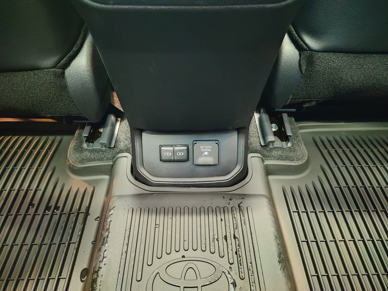 New 2026 Toyota Highlander Platinum image 31