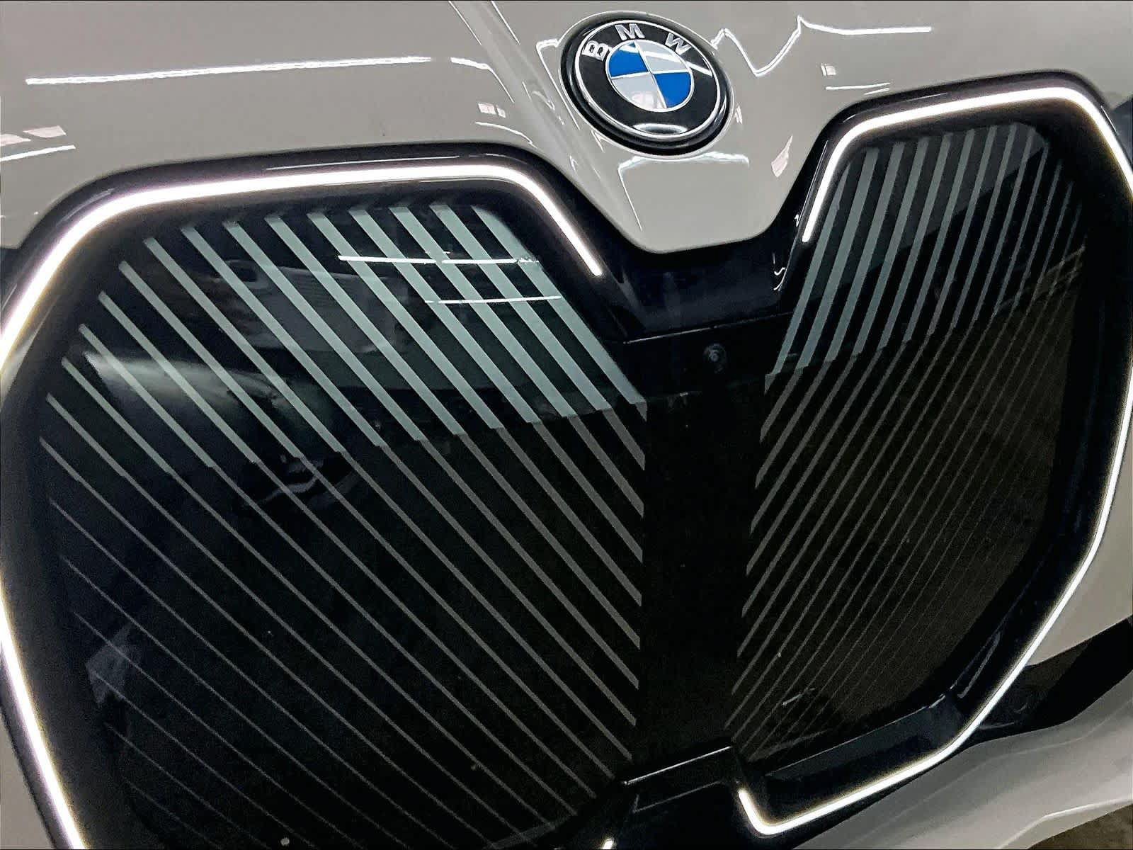 Used 2026 BMW iX xDrive45 AWD/4WD image 32