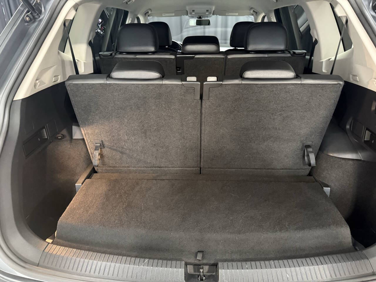 Used 2019 Volkswagen Tiguan SE w/ 3rd Row Seat Package AWD/4WD image 23